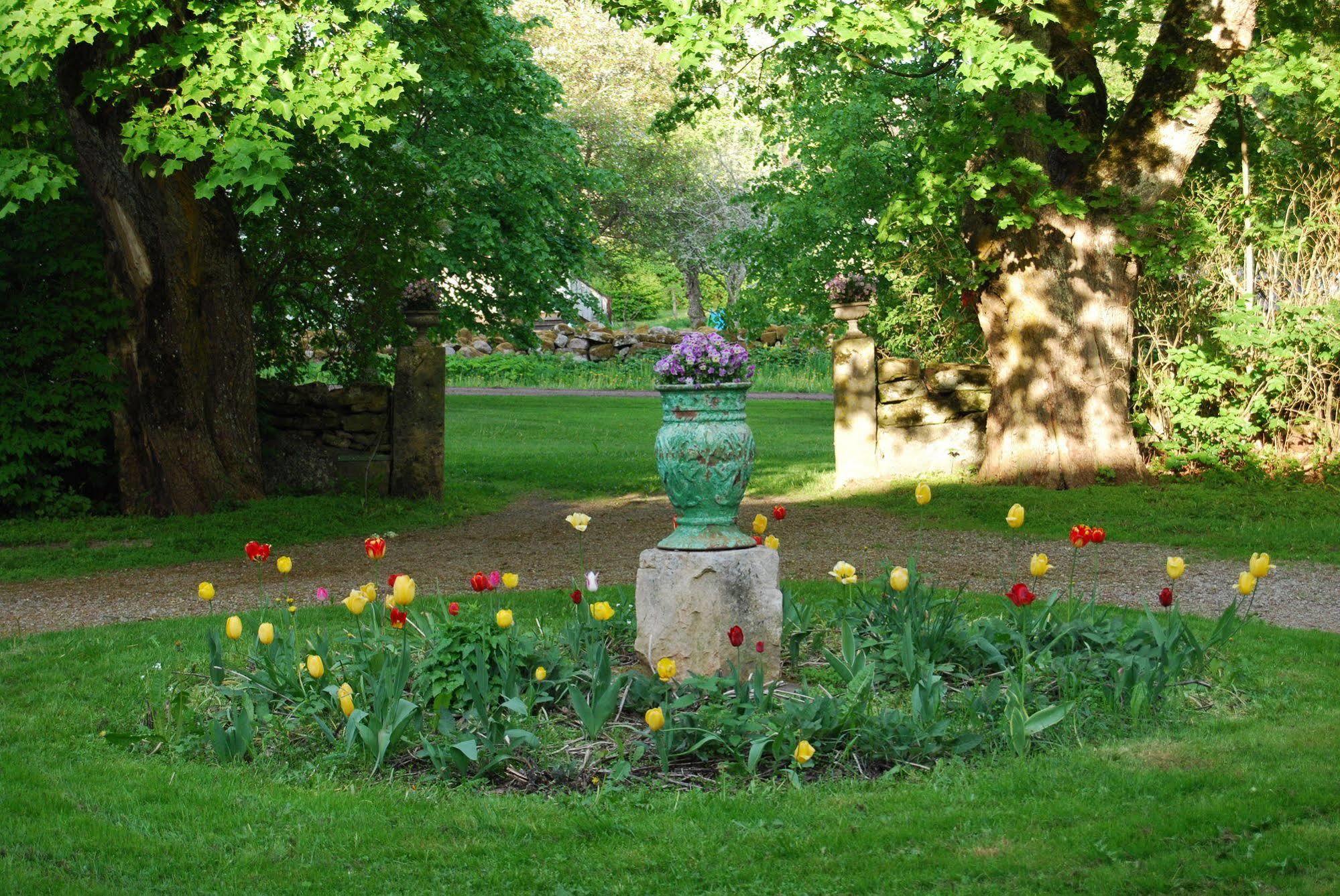Naestegarden Bed & Breakfast Satuna Exterior photo